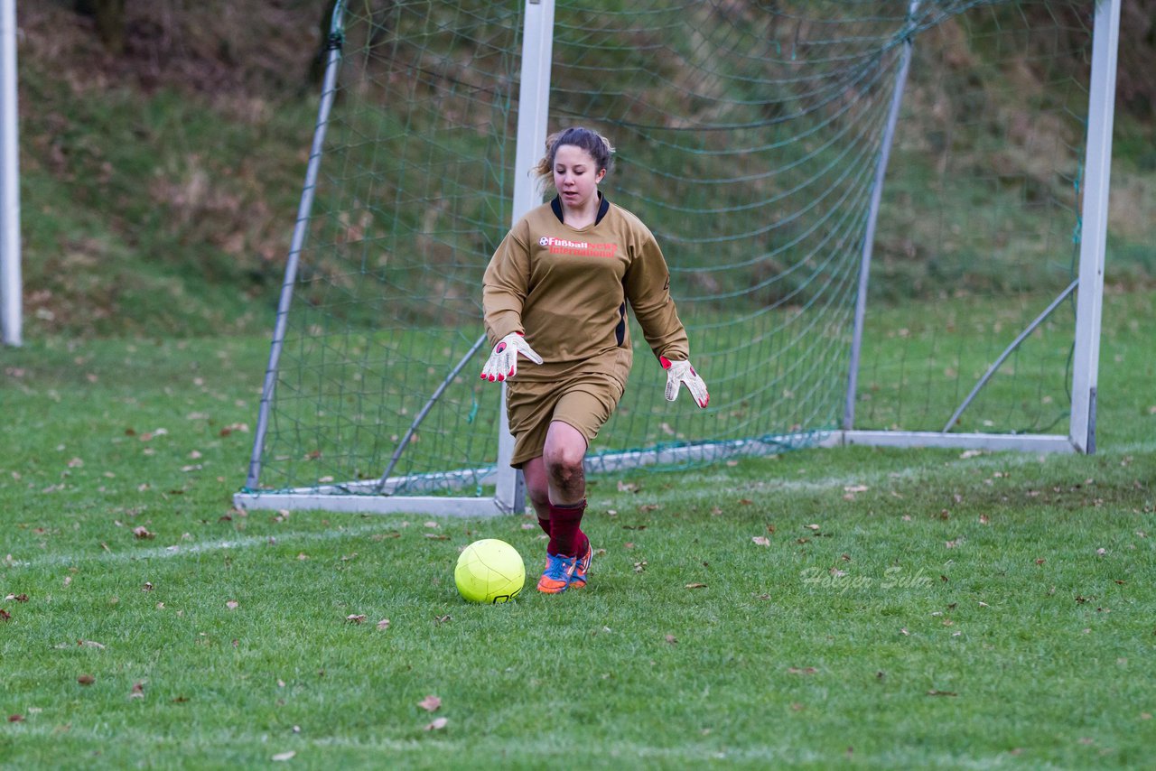 Bild 278 - B-Juniorinnen TSV Gnutz o.W. - SV Henstedt Ulzburg II : Ergebnis: ca. 5:0